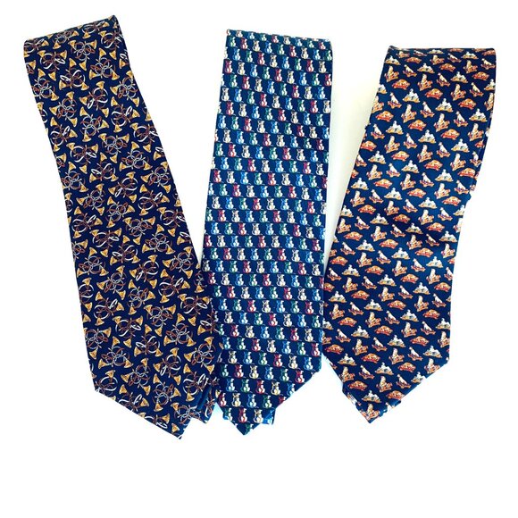 Refined Elegance: 3 Salvatore Ferragamo XMAS FOX HUNT EQUESTRIAN 100% Silk Ties - Picture 1 of 16